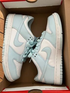 Nike dunks glacier blue